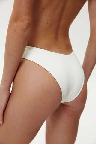 НИЗ ТАНГА МОЛОЧНЫЙ
НИЗ ТАНГА МОЛОЧНЫЙ