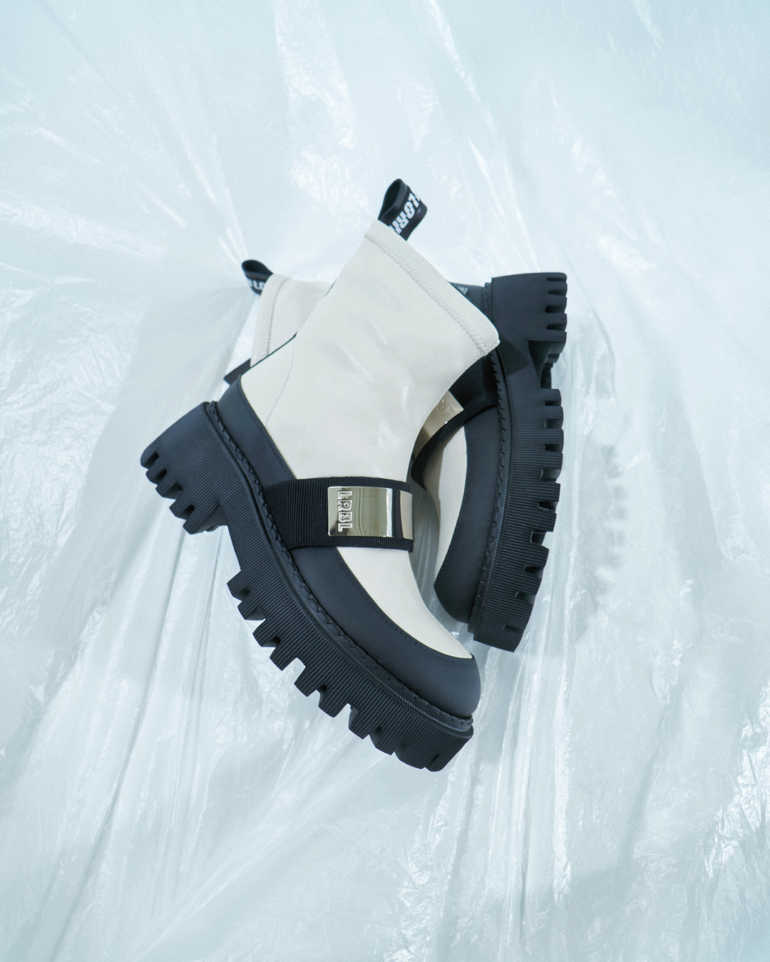 LORIBLUSHOP instagram