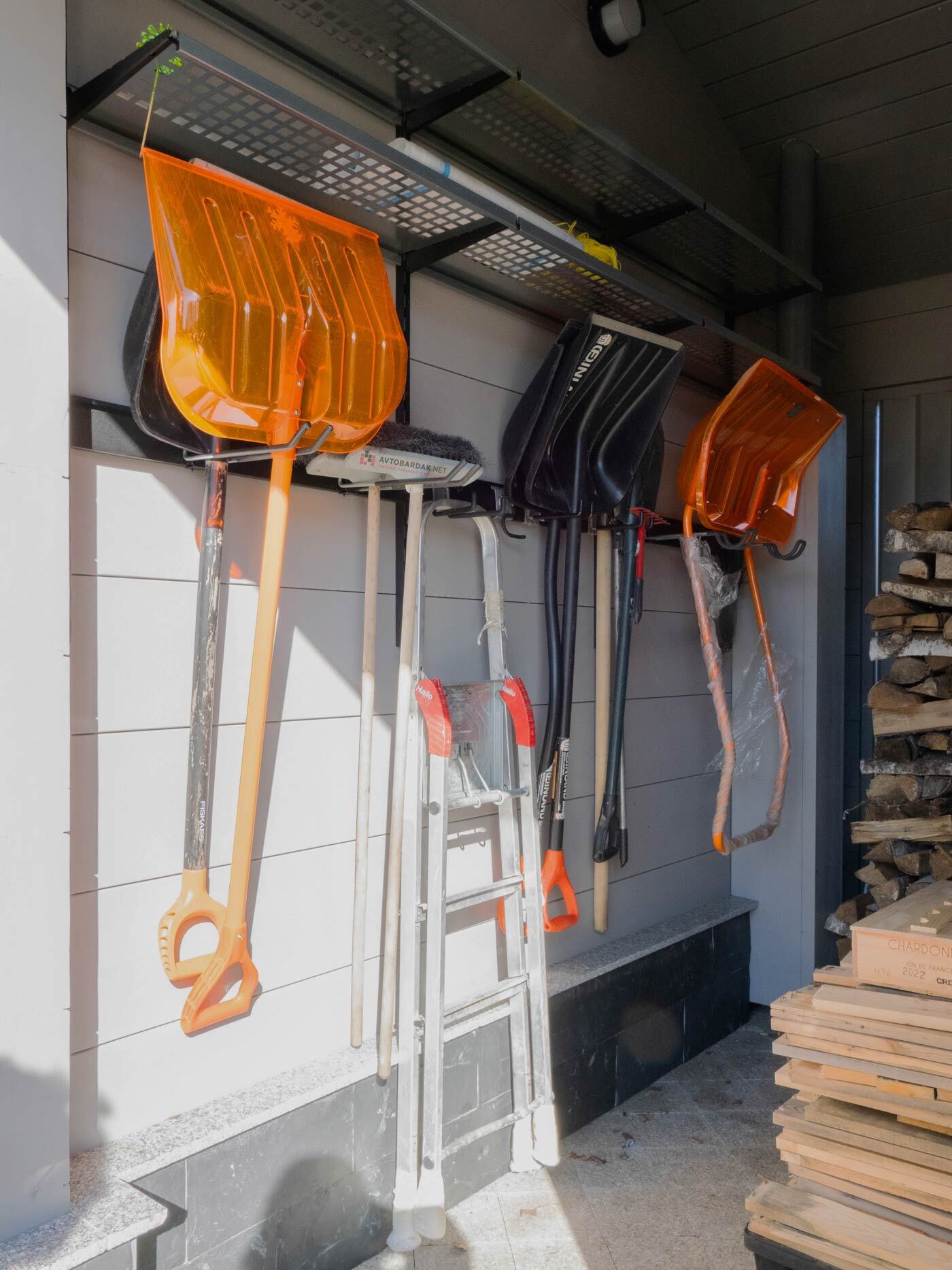 хранение садового инвентаря