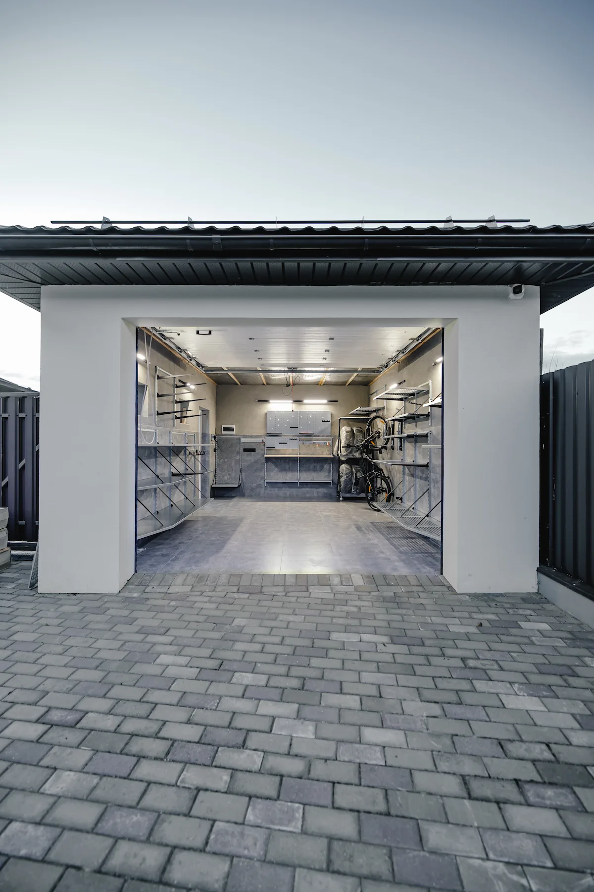 Обустройство гаража 20 м² под Минском — готовая система хранения GarageStorage