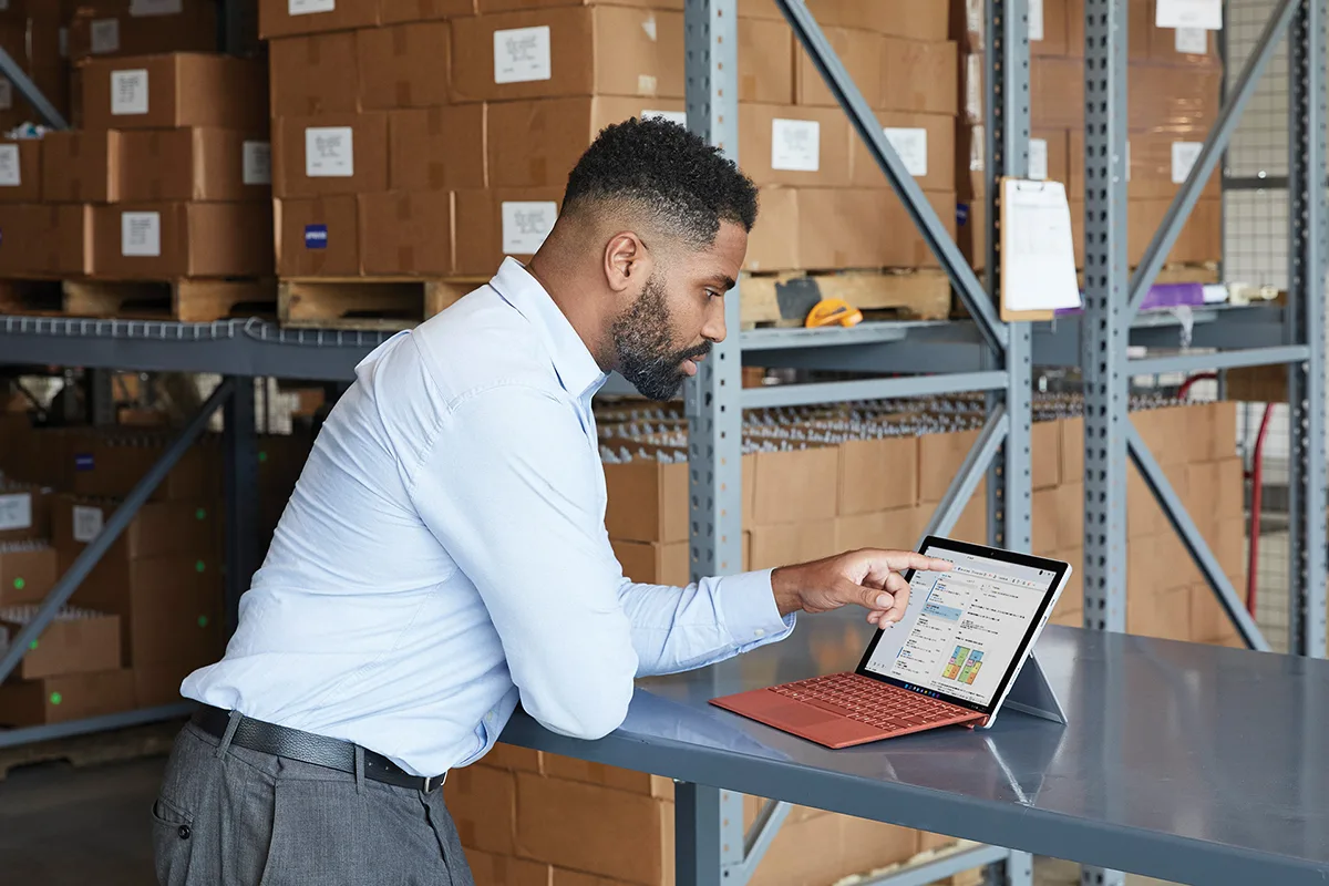 Microsoft_Surface_Pro_7Plus_forBusiness_Landing_3_1.webp