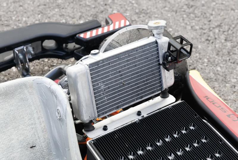 Система жидкостного охлаждения электродвигателя Rotax E20