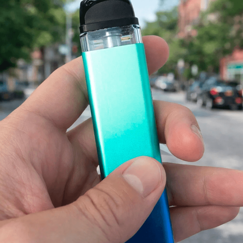 Xros Mini в руке