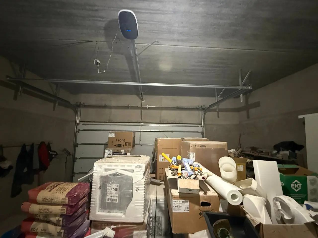 Гараж до ремонта фото 3: отсутствие освещения