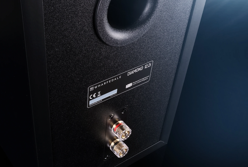 wh-d122i-06 Полочные акустические системы Wharfedale Diamond 12.2i