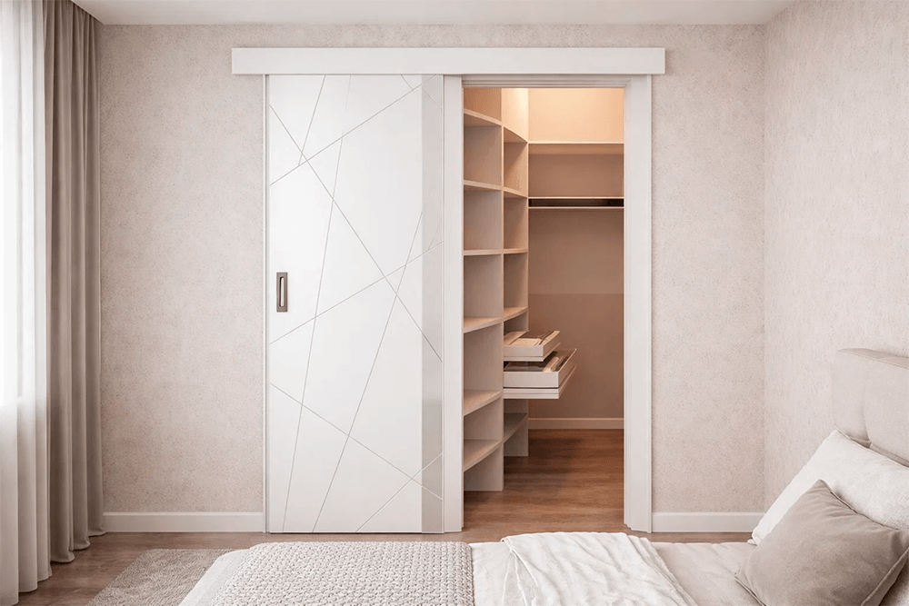 Межкомнатная одностворчатая дверь купе эмаль VFD Flitta Polar белая