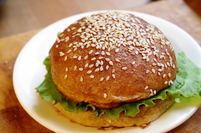Цельнозерновые булочки для гамбургеров: рецепт приготовления по шагам в духовке