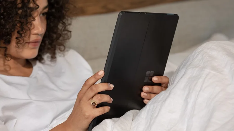 Microsoft_Surface_Pro_X_Landing_7_4.webp