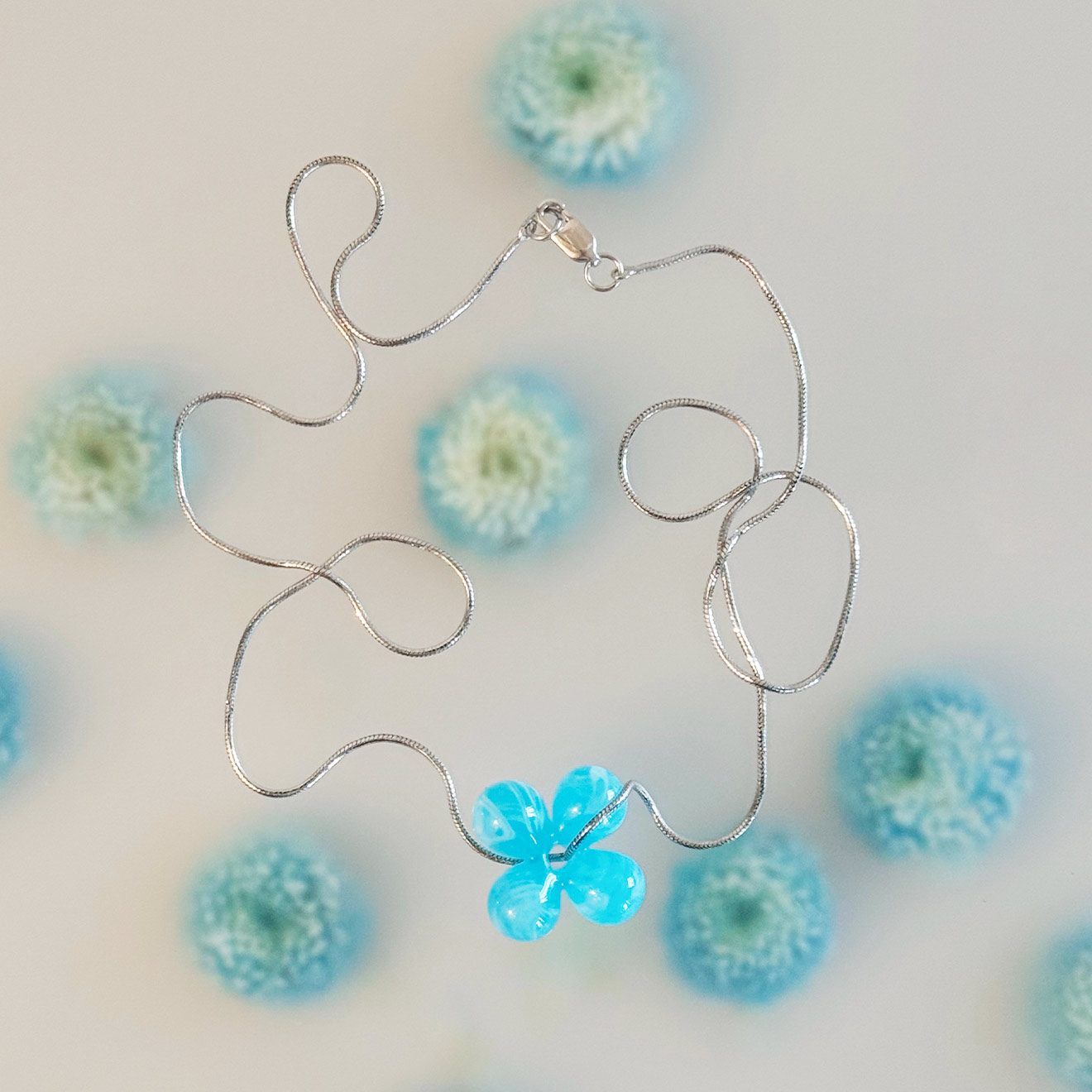 Тот самый небесно-голубой цветок