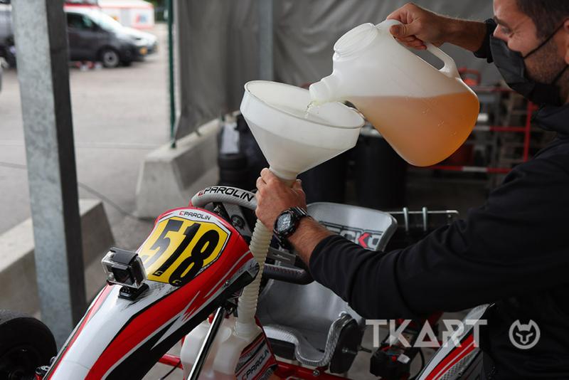 Заливаем топливо Заливаем топливо