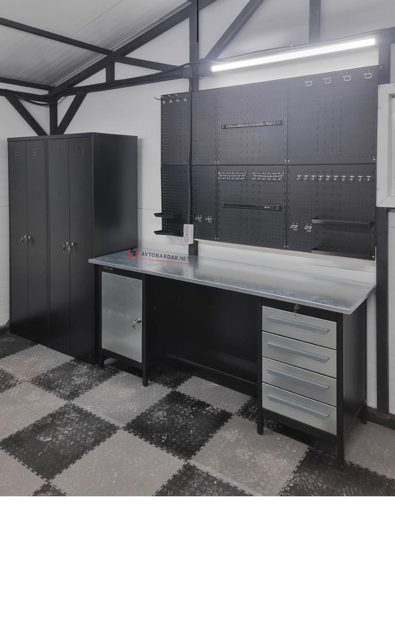 Каталог верстаков с инструментальными тумбами