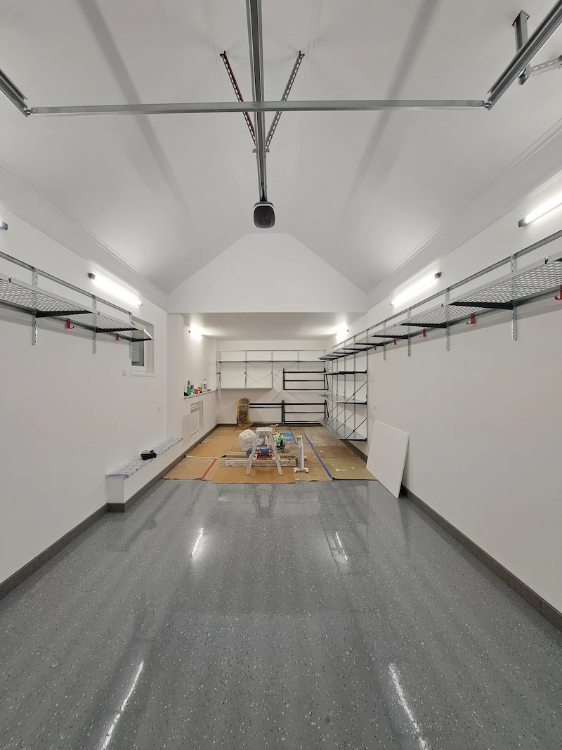 Готовая система хранения в гараже общий вид