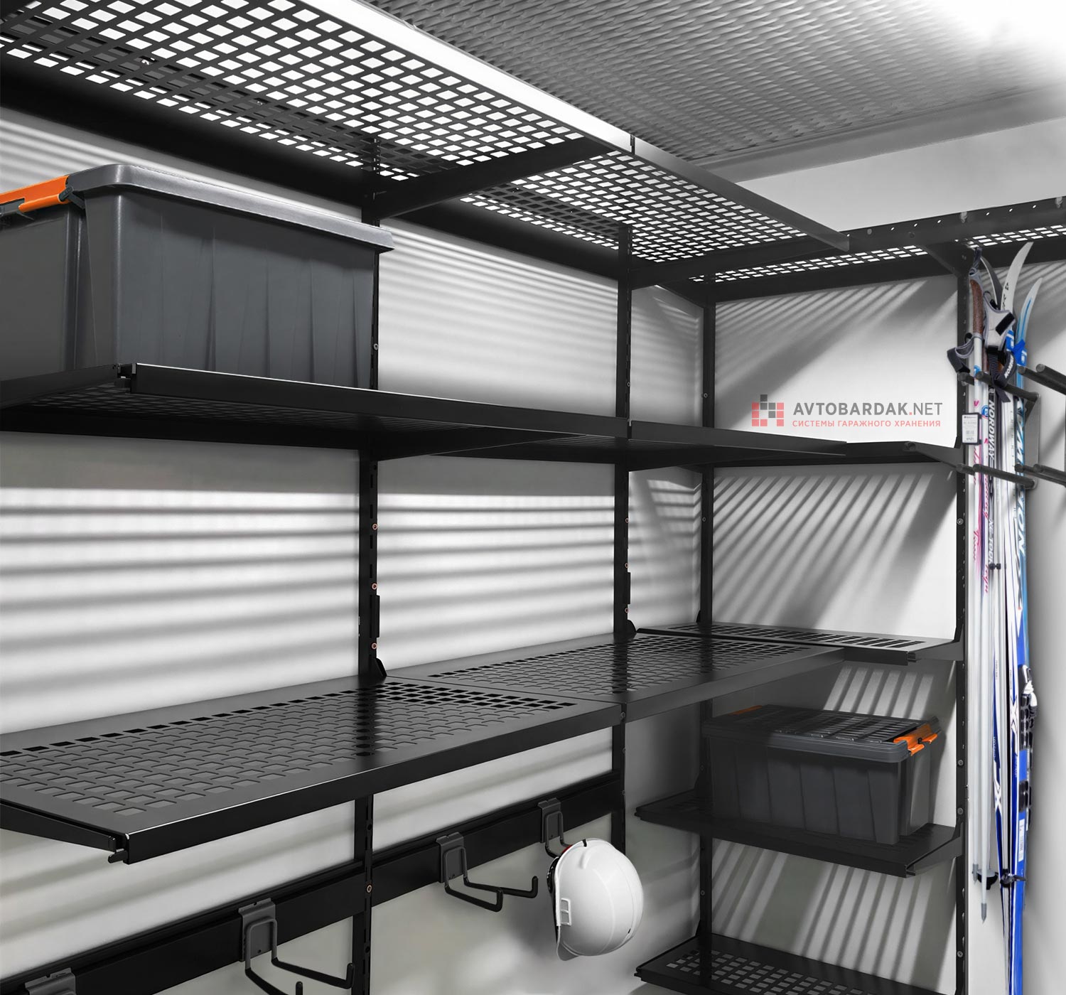 Металлические стеллажи в кладовку