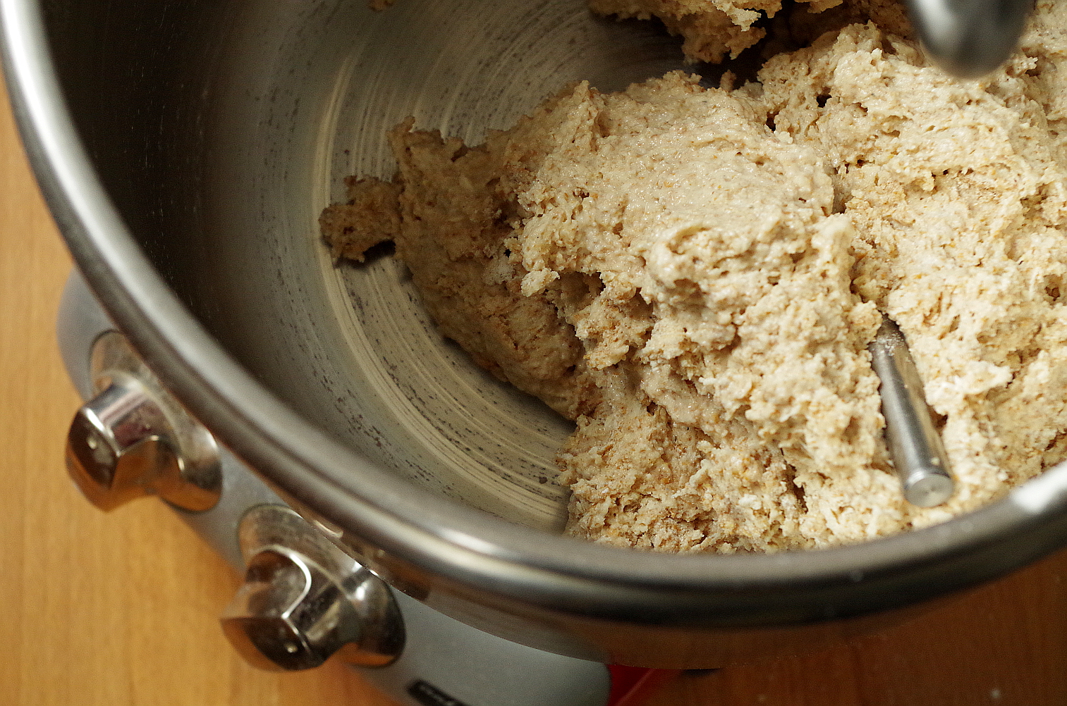 тесто на аутолизе: вода, закваска, мука