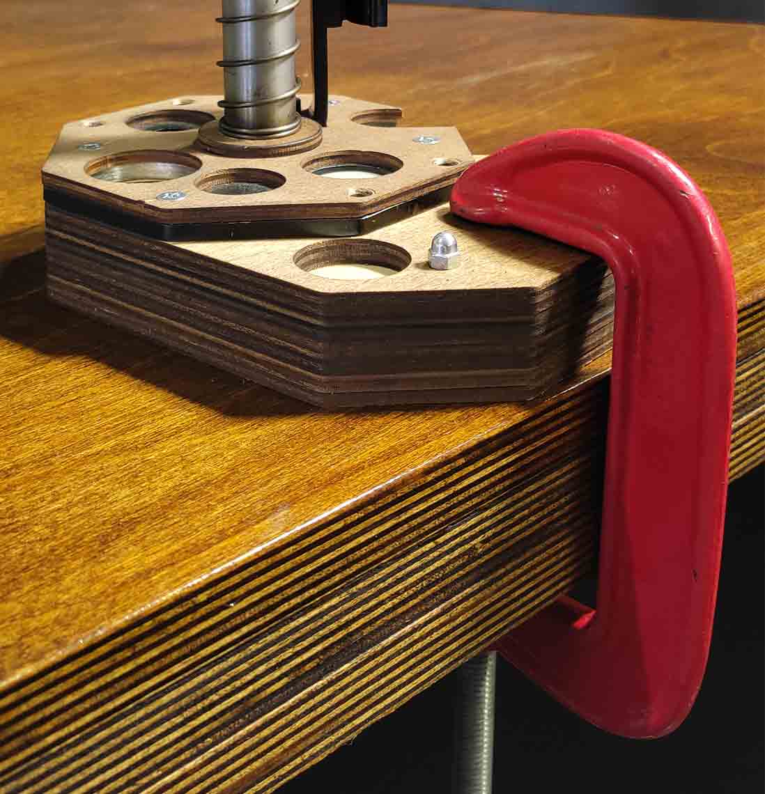 сварог прибор для снаряжения патронов. пресс для снаряжения патронов сварог. станок для обжима калибровки донца гильзы 12 калибра. упс доработанный. пресс станок сварог 12 калибр купить.