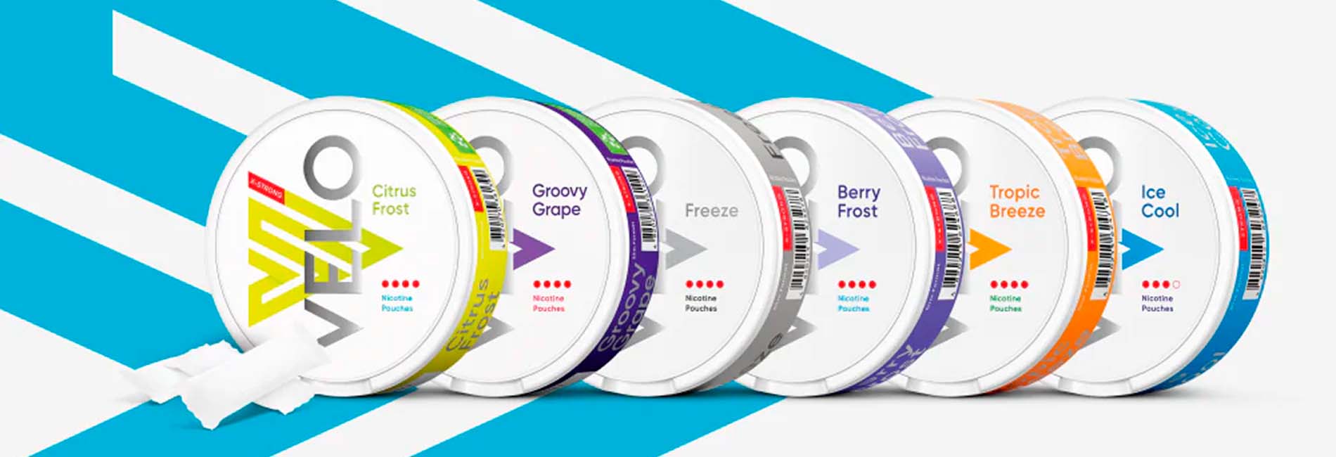 Порционный бездымный табак в пакетиках крупным планом Порционный бездымный табак в пакетиках крупным планом