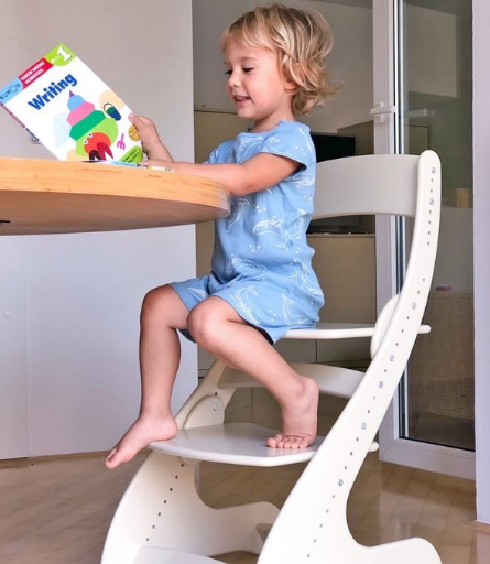 Растущий школьный стул для ребенка