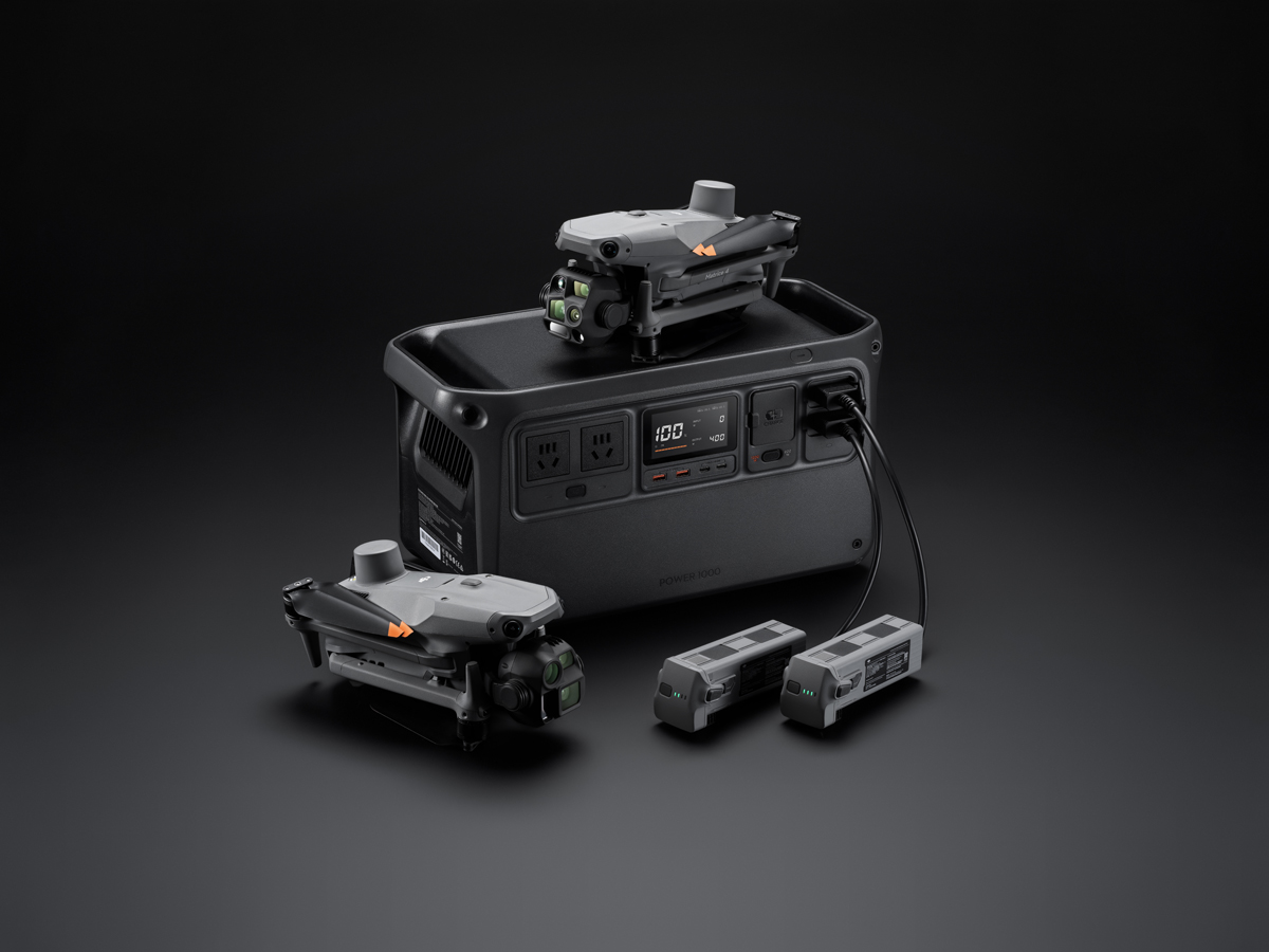 DJI Power 1000 with drone2_resize.jpg