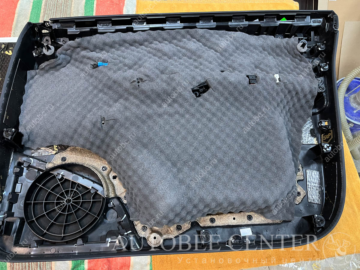 Tesla_Y_шумоизоляция_8.jpg