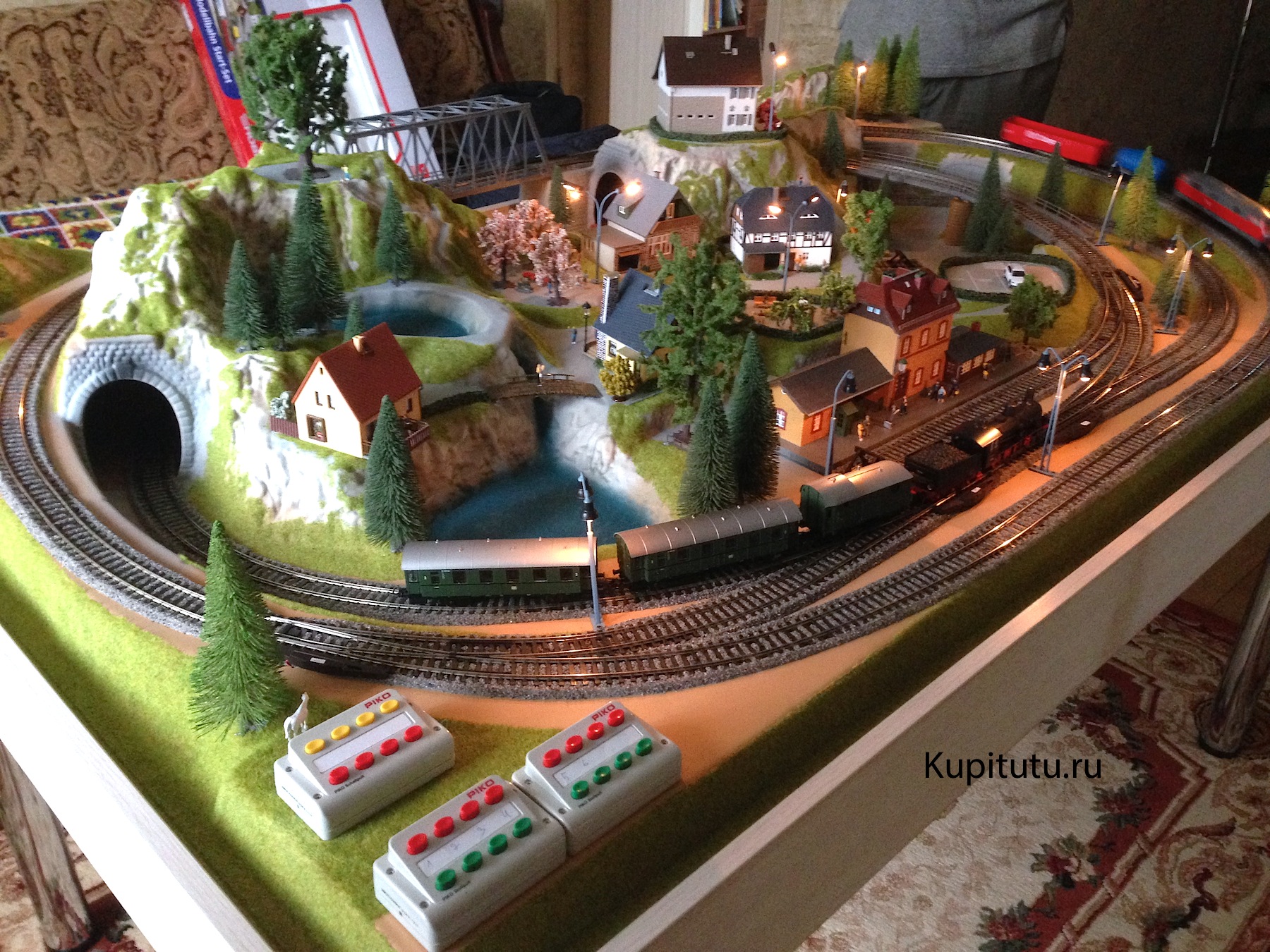 Модели железных дорог: игрушечные PIKO, Roco, Marklin, WOODY