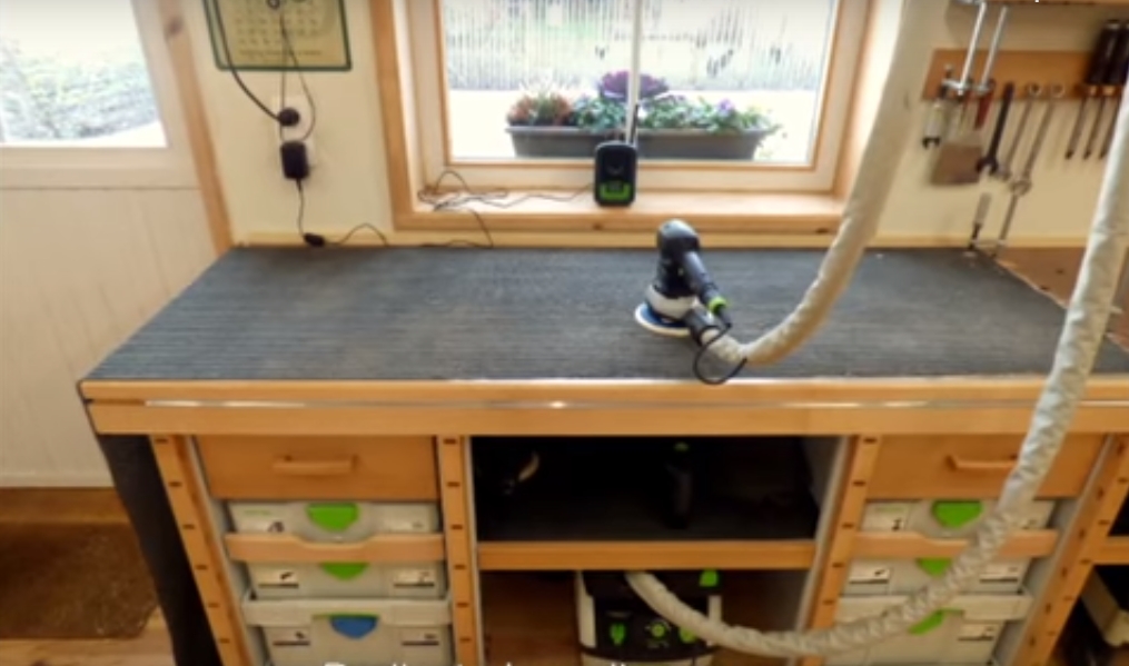 СУПЕР Мастерская, реализованная на основе инструментов и оборудования FESTOOL, мастера из Бельгии, который изготавливает рабочие столы для ювелиров