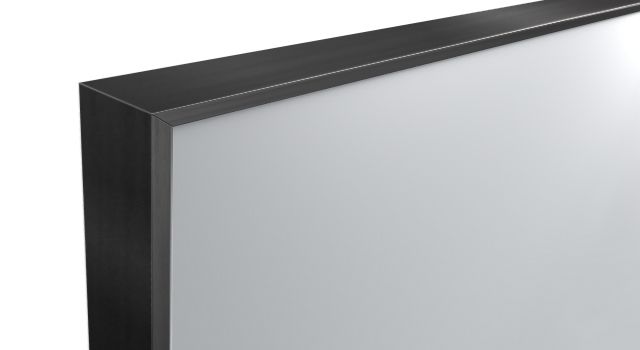 Дверь с чёрной алюминиевой кромкой Фото двери с чёрной алюминиевой кромкой вблизи