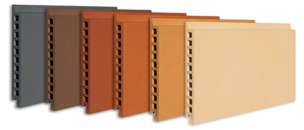 Современное здание с навесным вентилируемым фасадом из глиняной терракоты