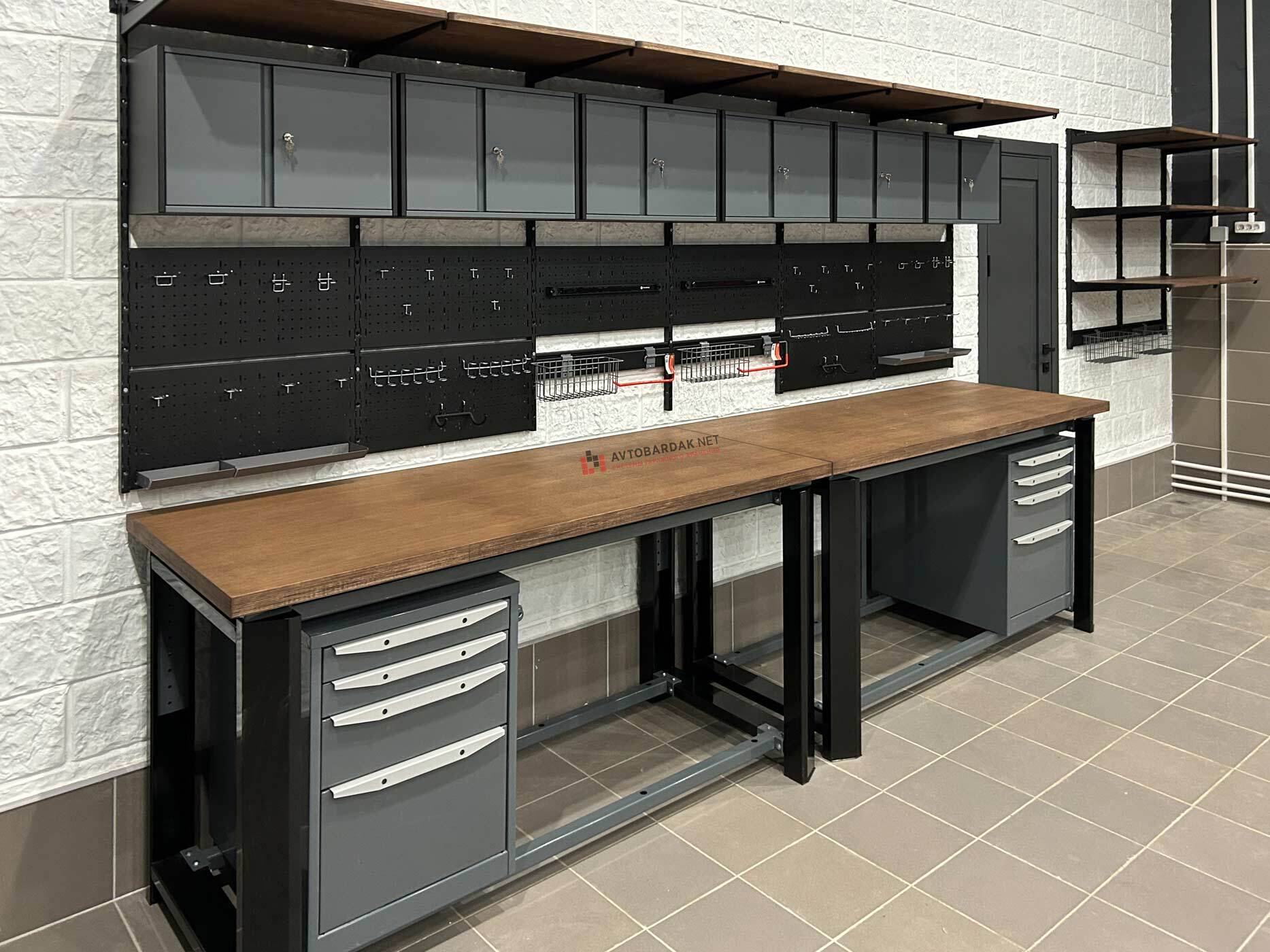 Верстак с деревянной столешницей