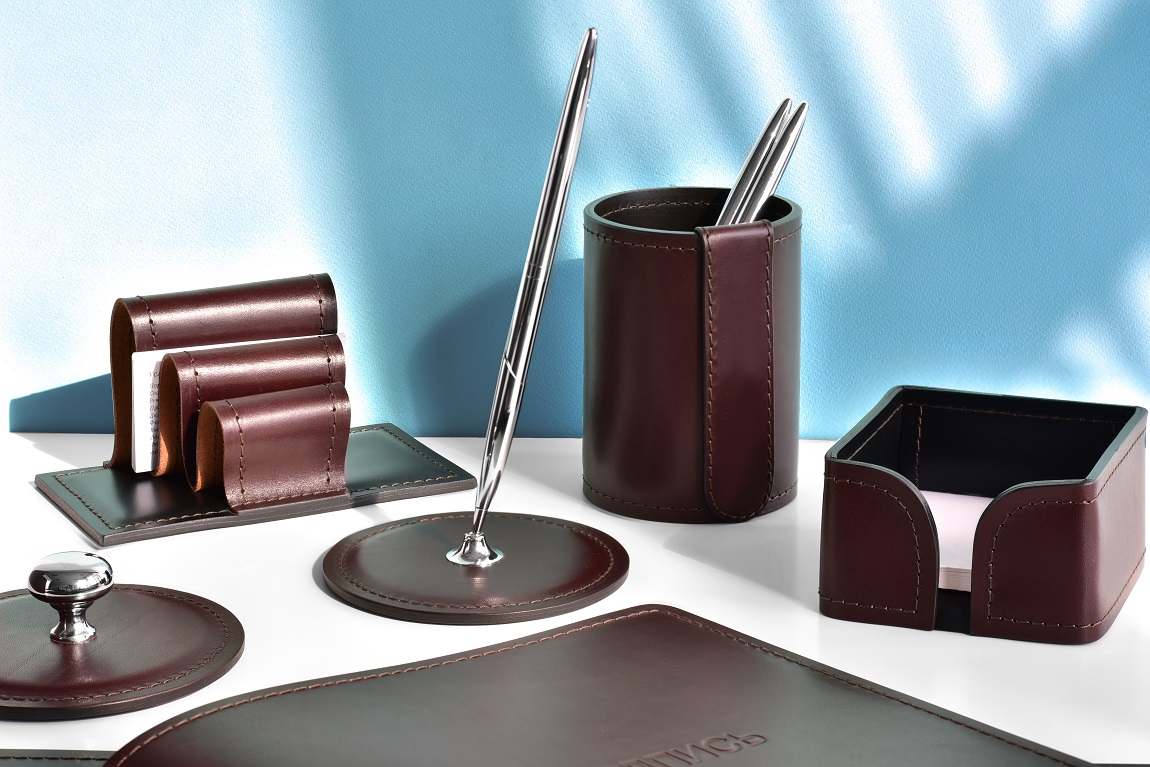 аксессуары из кожи премиум на рабочий стол