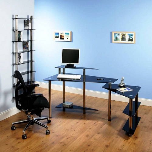 Как выбрать компьютерный стол домой или в офис