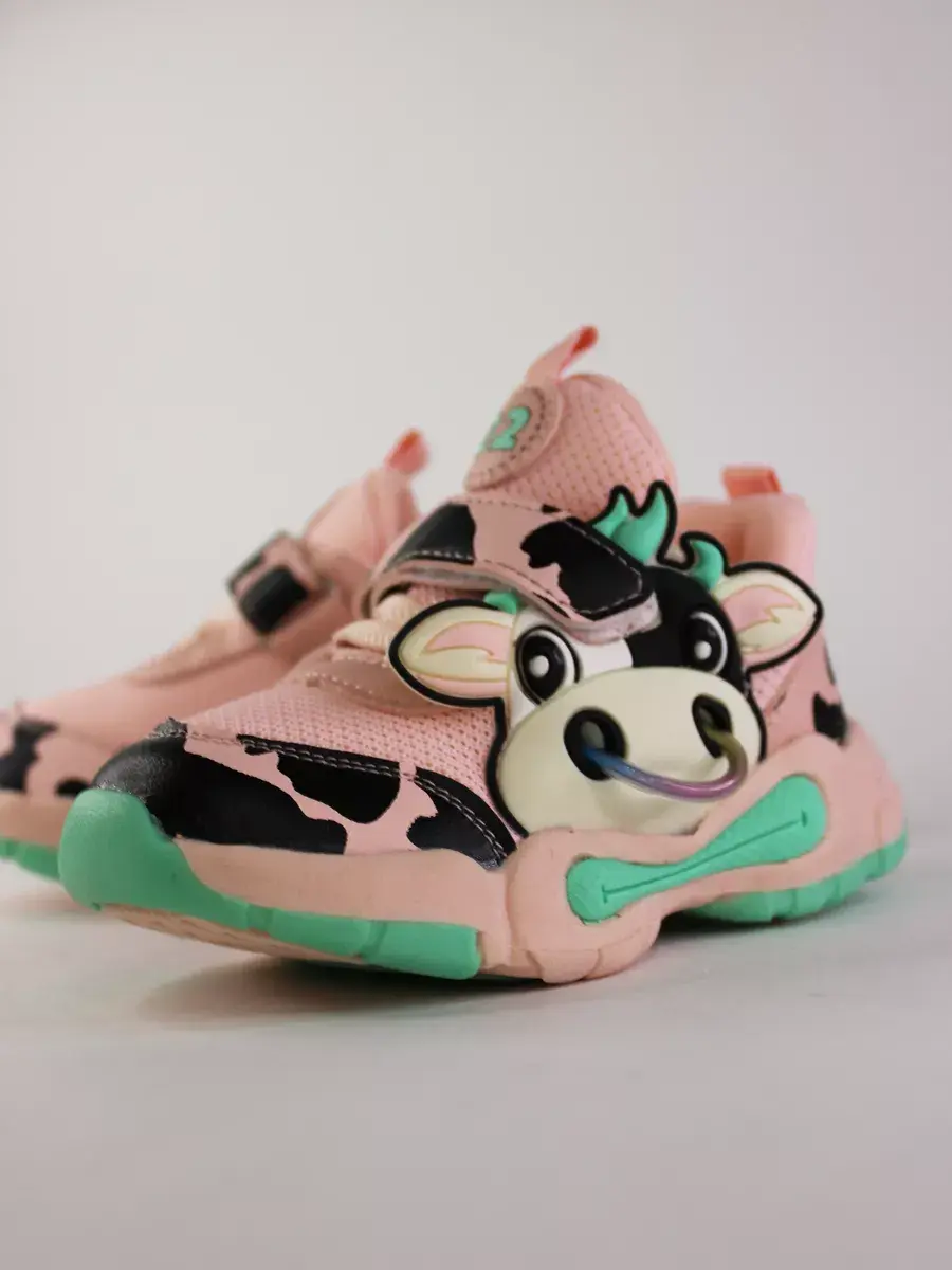 Кроссовки скидки до 50%