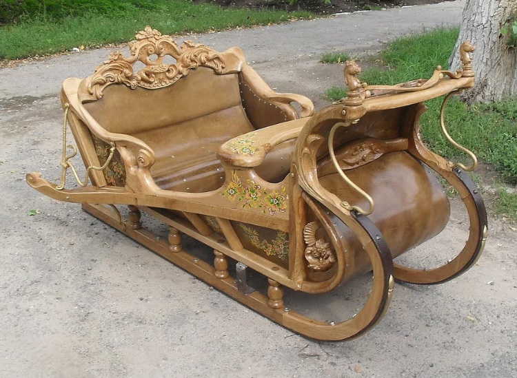 Сказочные деревянные сани