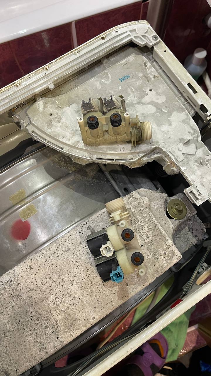 У стиральной машины Ariston неисправность заливного клапана