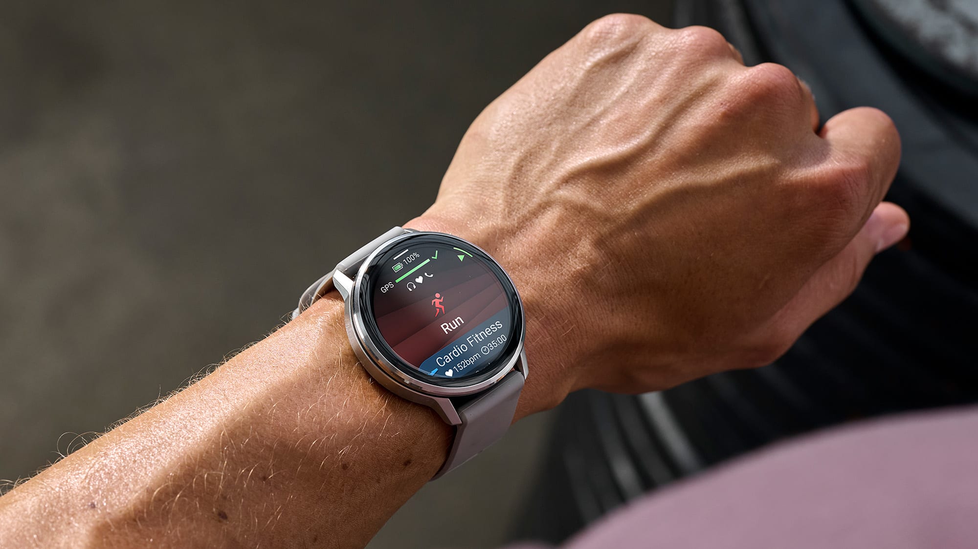 Умные часы Garmin Venu 4 - 45мм Silver with Citron Silicone band: БОЛЬШЕ ВРЕМЕНИ МЕЖДУ ЗАРЯДКАМИ
