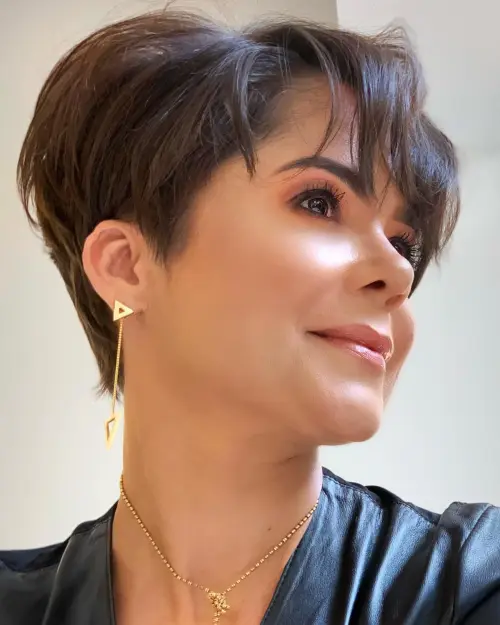 23-layered-tapered-pixie-to-look-younger.jpeg