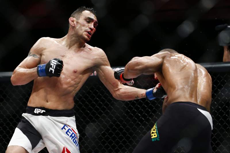 Tony_Ferguson vs Edson_Barboza.jpg