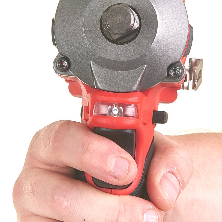 Аккумуляторный импульсный гайковерт MILWAUKEE M12