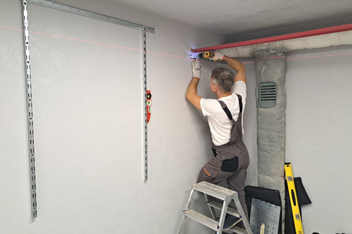 montazh-perfopaneley-garazh Монтаж систем хранения IF в гараже