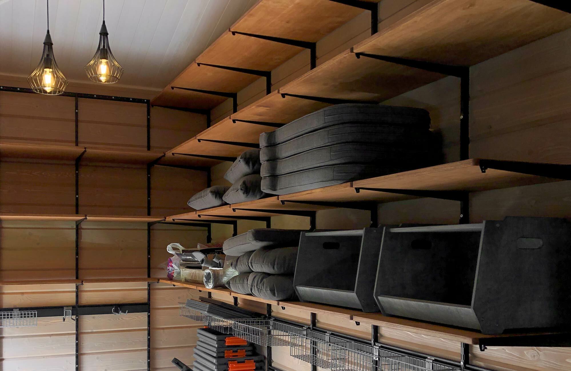 Кладовка стеллаж дерево