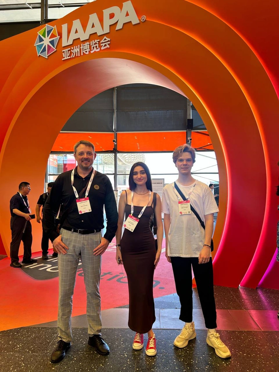 Команда на выставке IAAPA Asia 2025