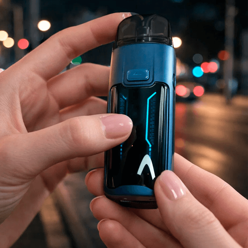 Vaporesso LUXE XR MAX в руках