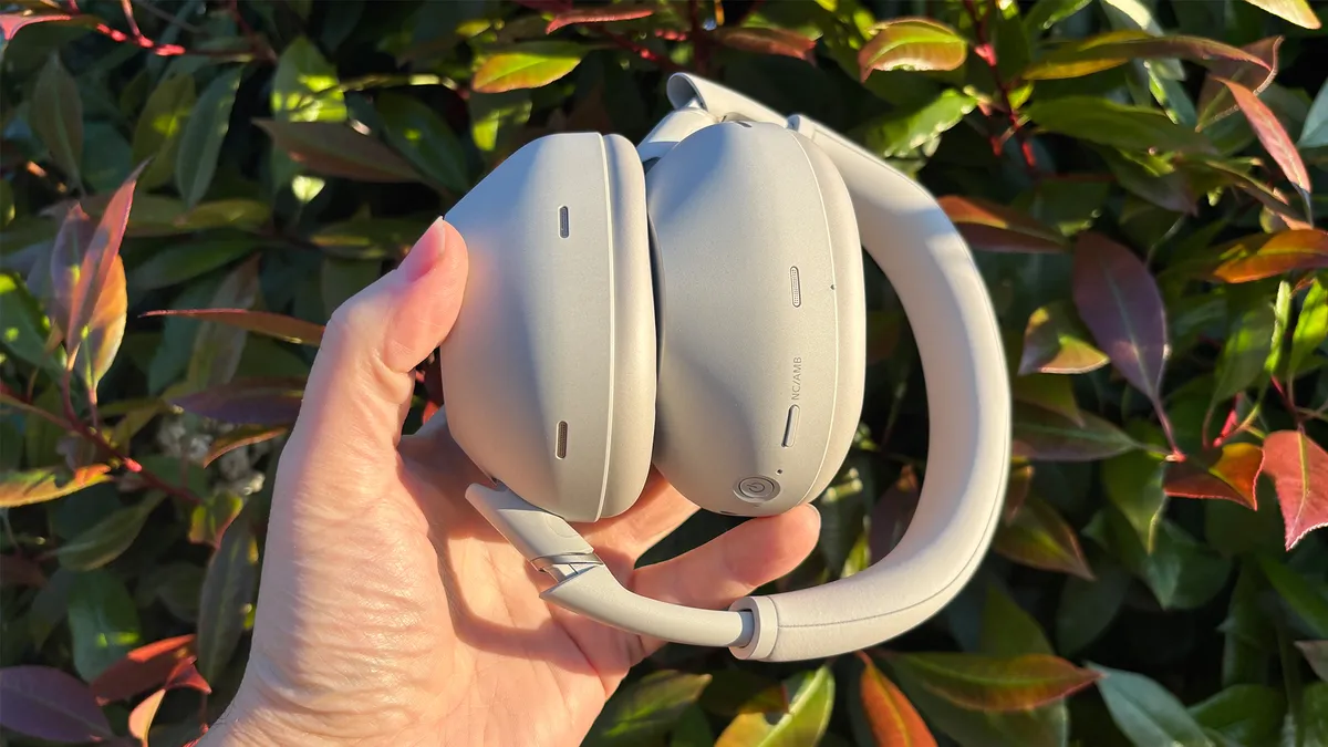 Sony WH-1000XM6 обзор