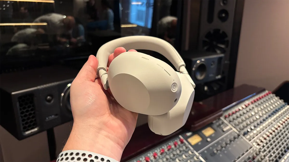 Sony WH-1000XM6 обзор
