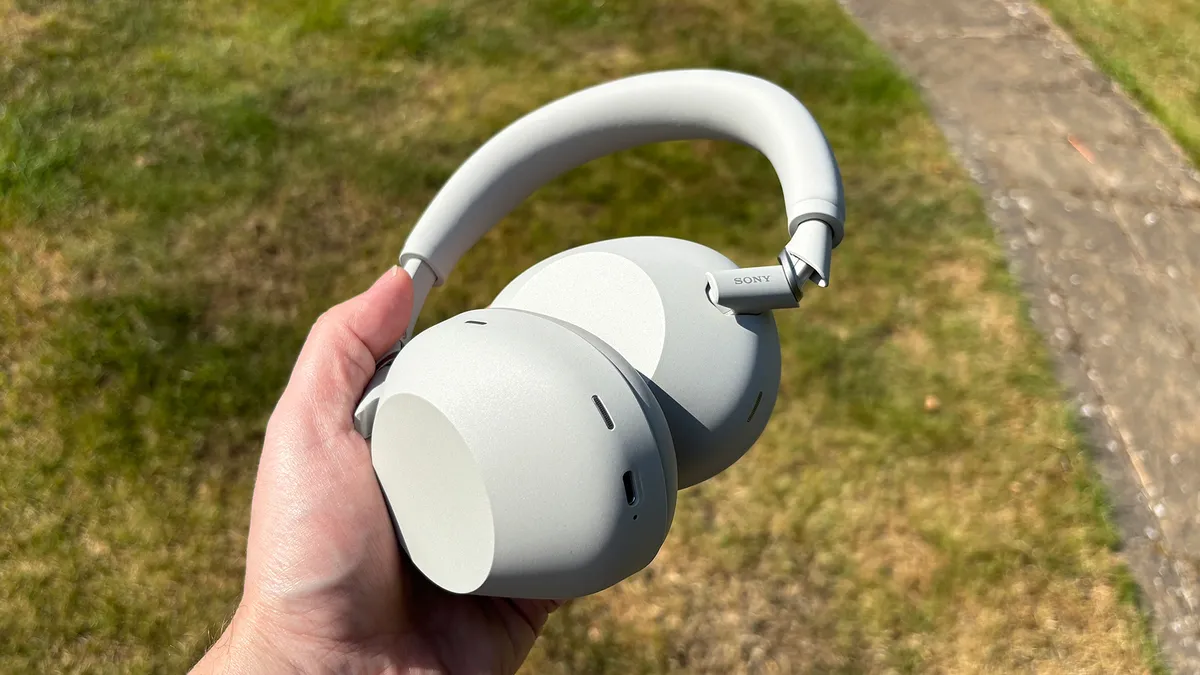 Sony WH-1000XM6 обзор
