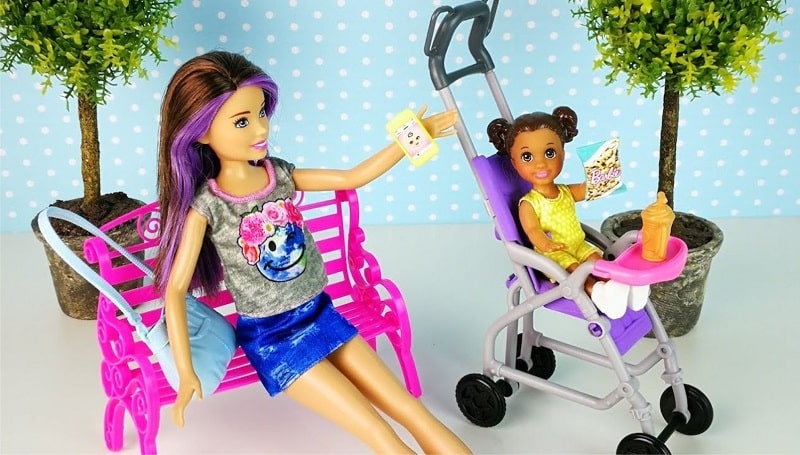 Барби с коляской и ребенком