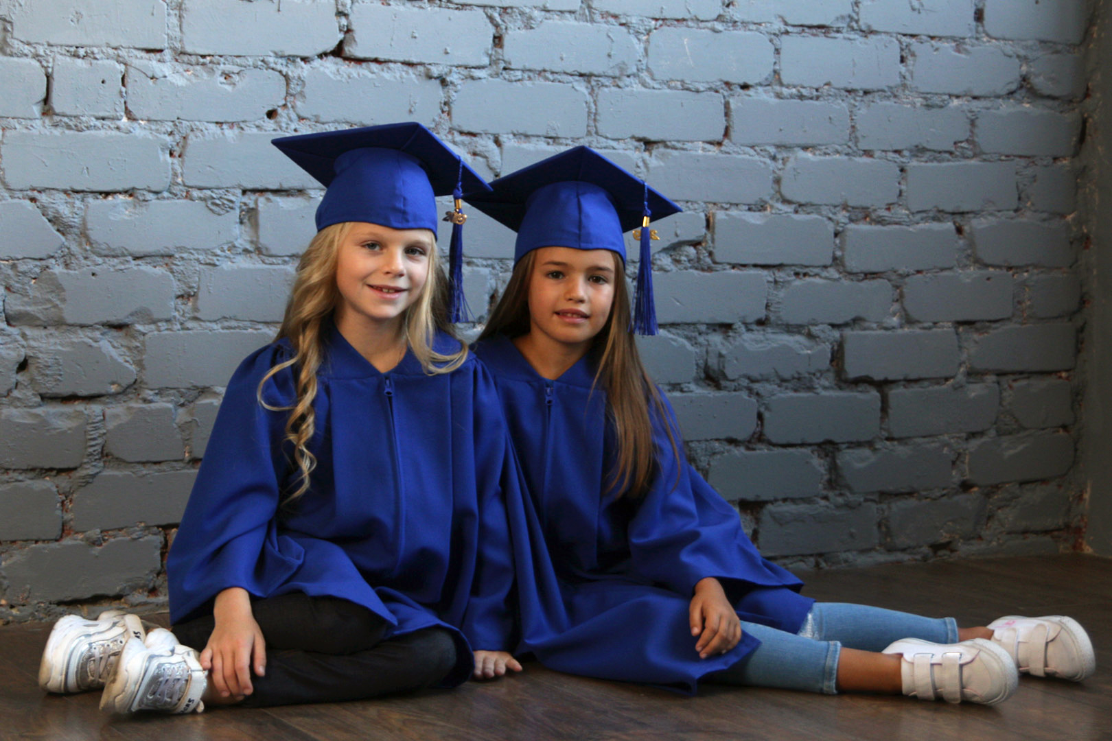 Akid_gown_rblue_page_5.jpg