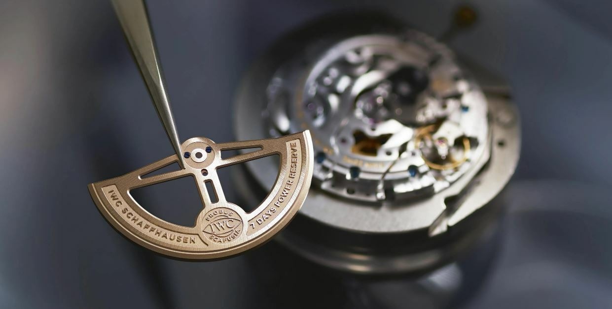 automatic-winding-in-Swiss-watches.jpg