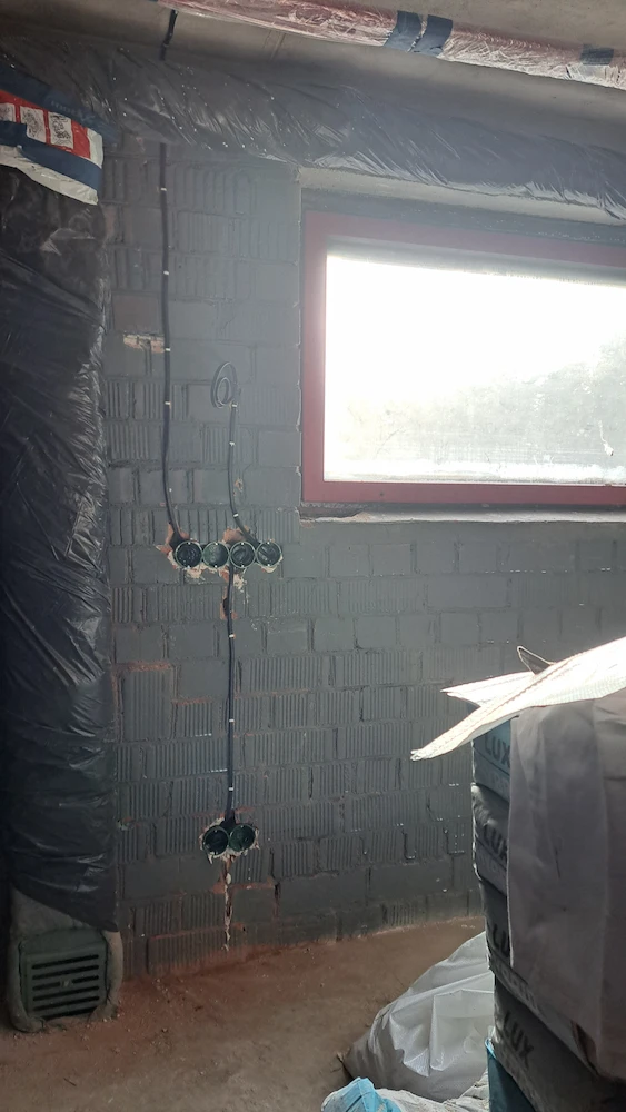 Монтаж электрики в гараже штробы