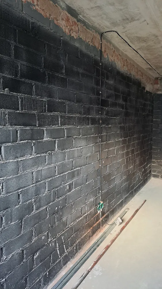 Прокладка кабелей по потолку гаража