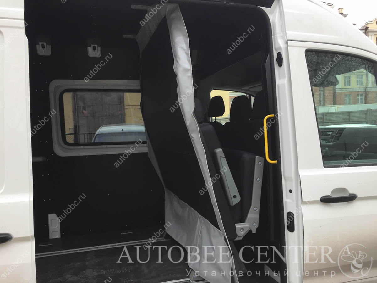 Volkswagen Crafter (переоборудование в грузопассажирский)